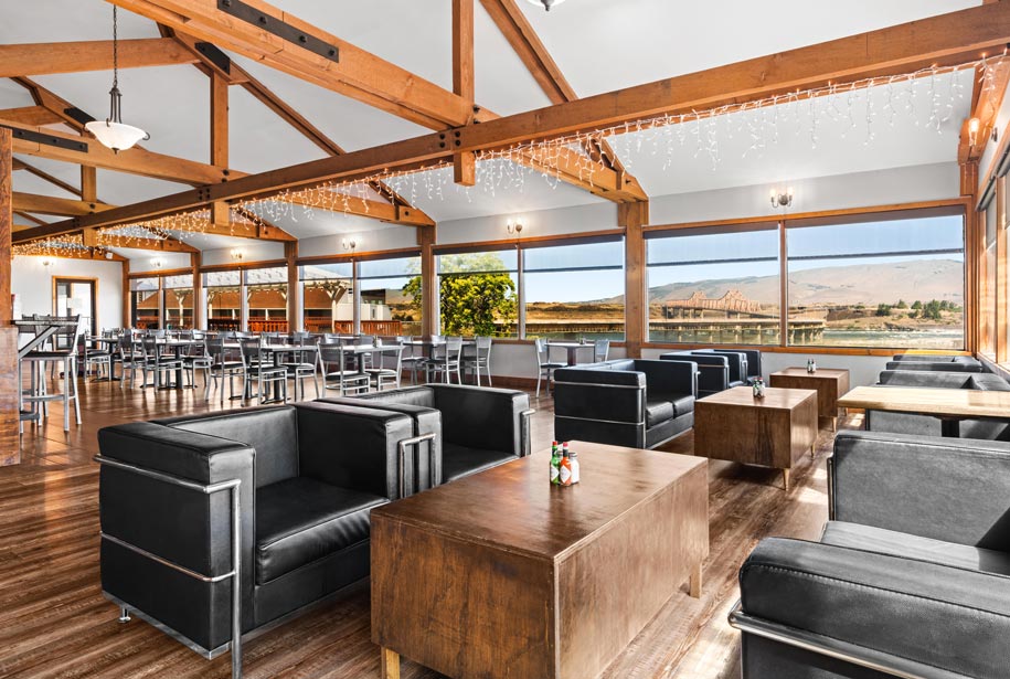 Columbia Portage Grill Water View